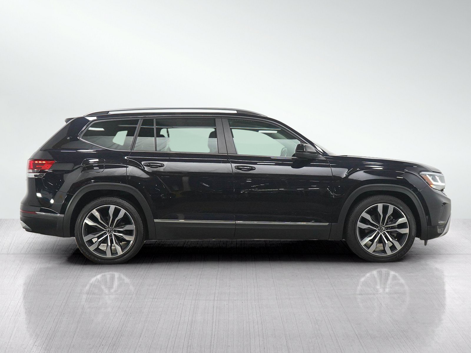 Used 2022 Volkswagen Atlas SEL AWD/4WD image 6