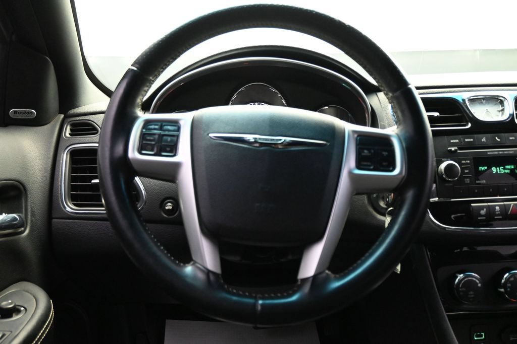 Used 2013 Chrysler 200 Limited FWD image 14