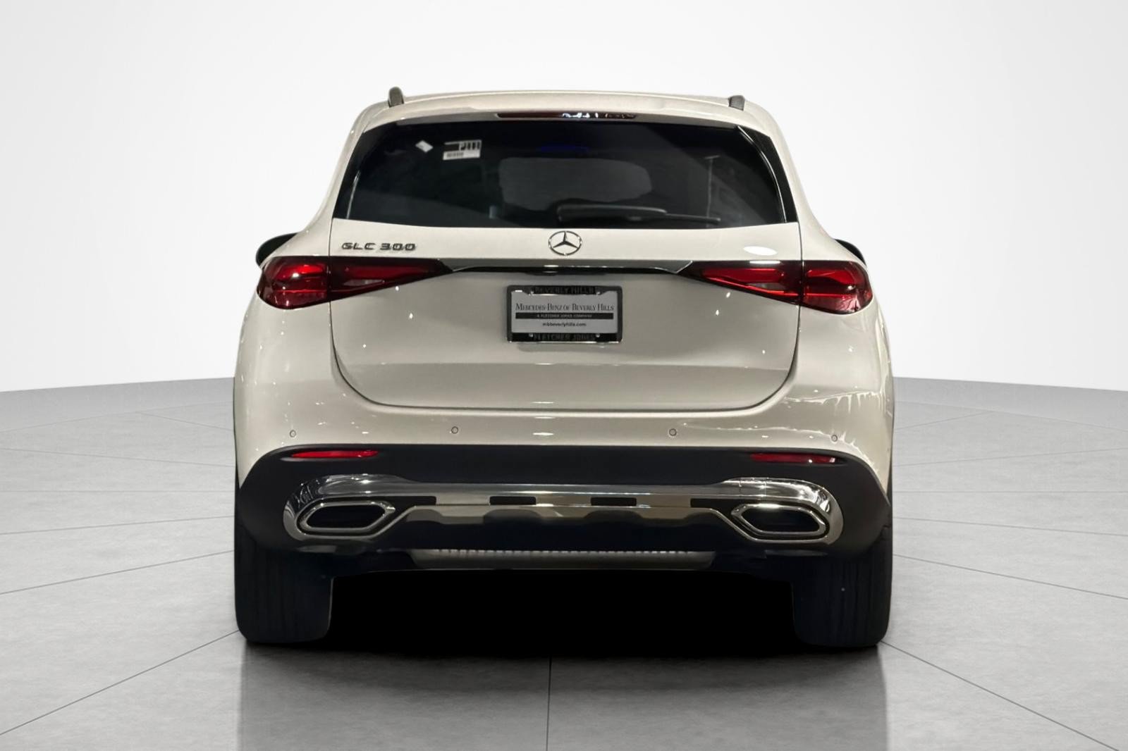 Used 2024 Mercedes-Benz GLC 300 image 4