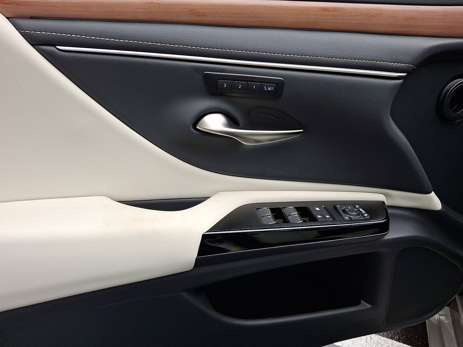 New 2025 Lexus ES 350 Premium image 8