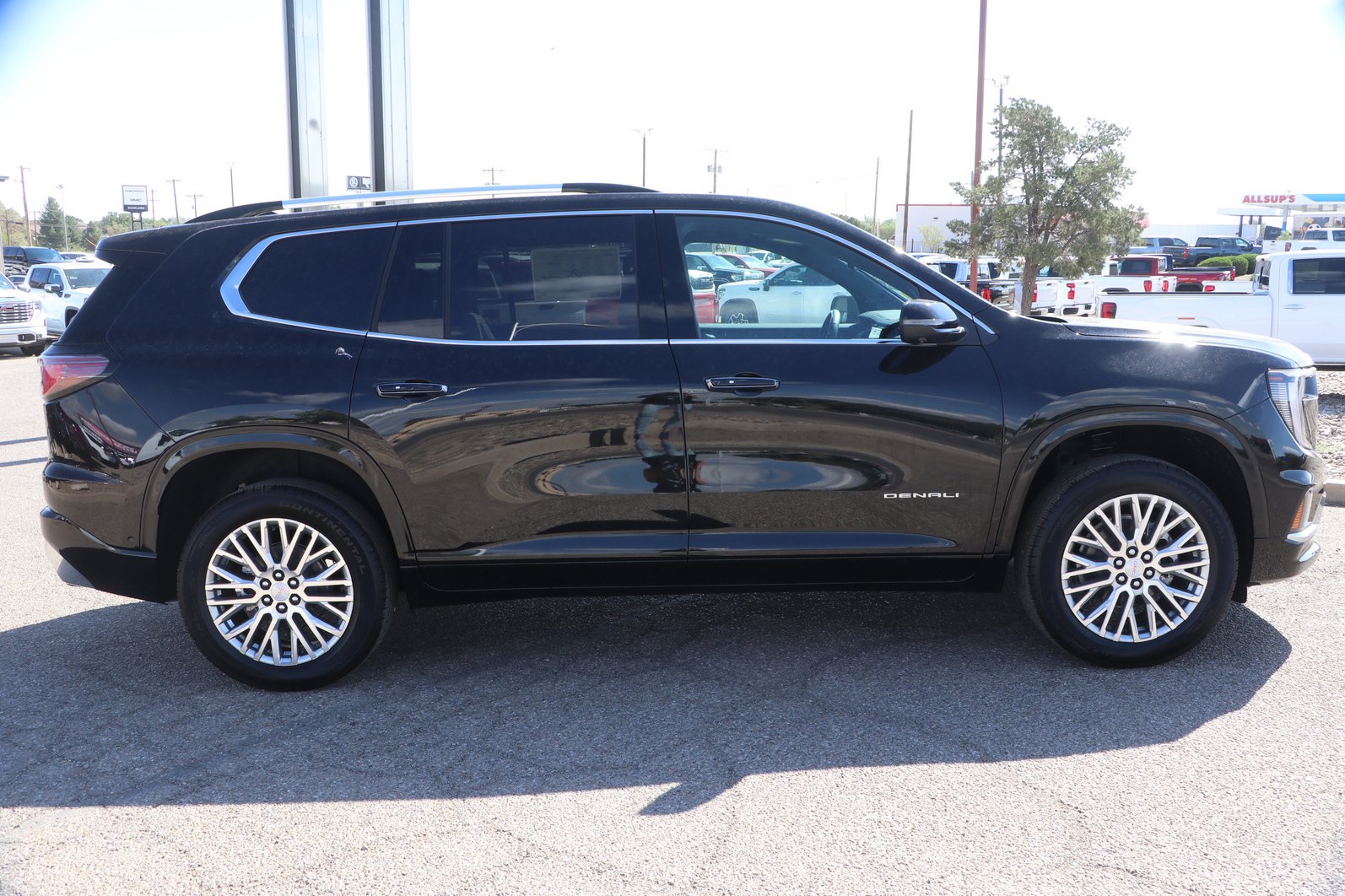 New 2026 GMC Acadia Denali w/ Super Cruise Package AWD/4WD image 8