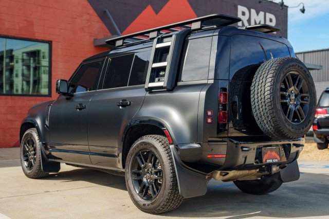 Used 2022 Land Rover Defender 110 X-Dynamic SE image 7