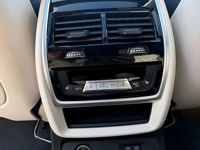 Used 2019 BMW X7 xDrive50i w/ Dynamic Handling Package image 15