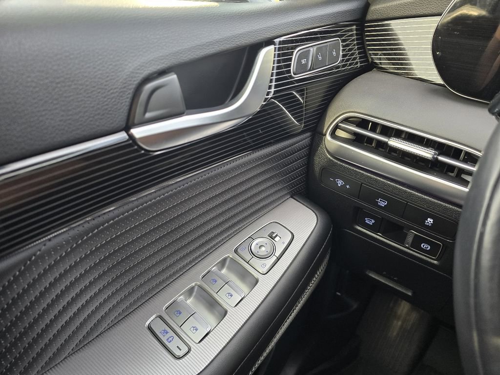 Used 2024 Hyundai Palisade Calligraphy image 23