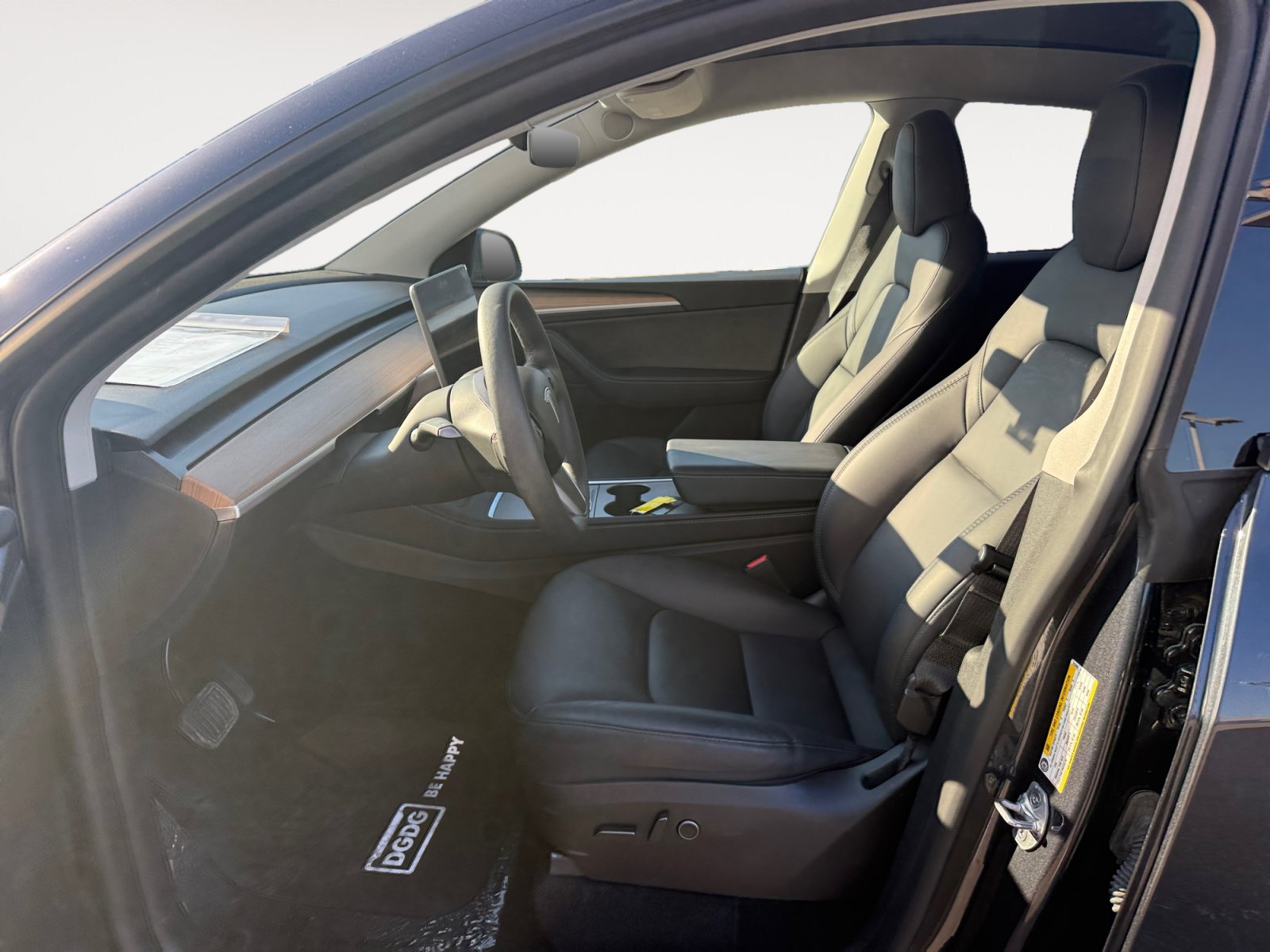 Used 2024 Tesla Model Y 2WD image 10