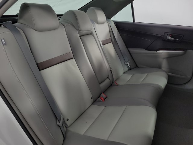 Used 2014 Toyota Camry XLE w/ Leather Package FWD image 13
