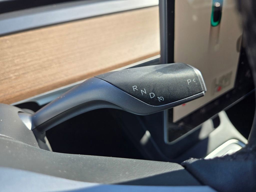 Used 2023 Tesla Model 3 Standard Range image 14
