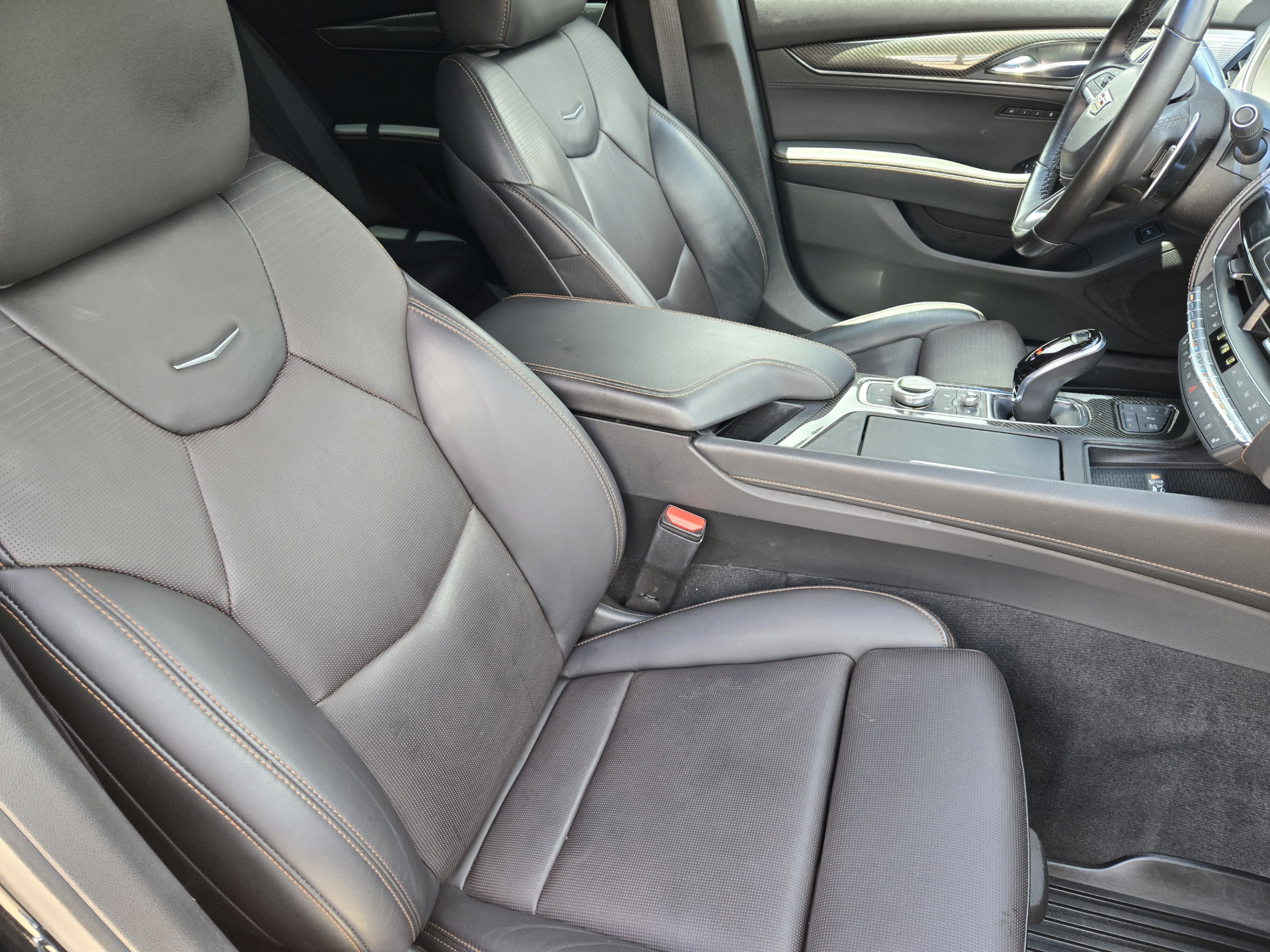 Used 2022 Cadillac CT5 V w/ Premium Package RWD image 10
