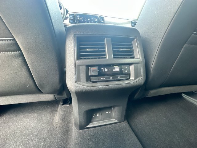 Used 2023 Volkswagen Atlas SE AWD/4WD image 24