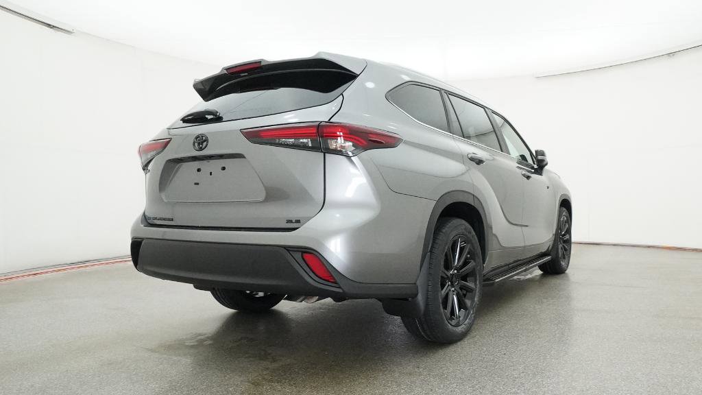 New 2025 Toyota Highlander XLE image 27