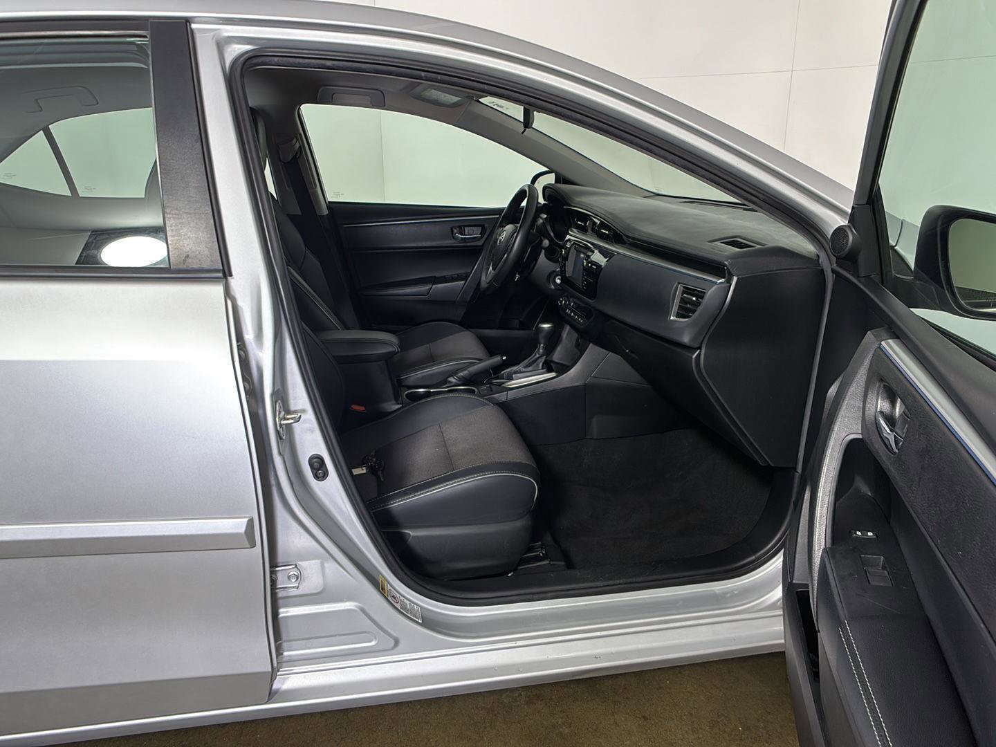 Used 2015 Toyota Corolla S FWD image 21
