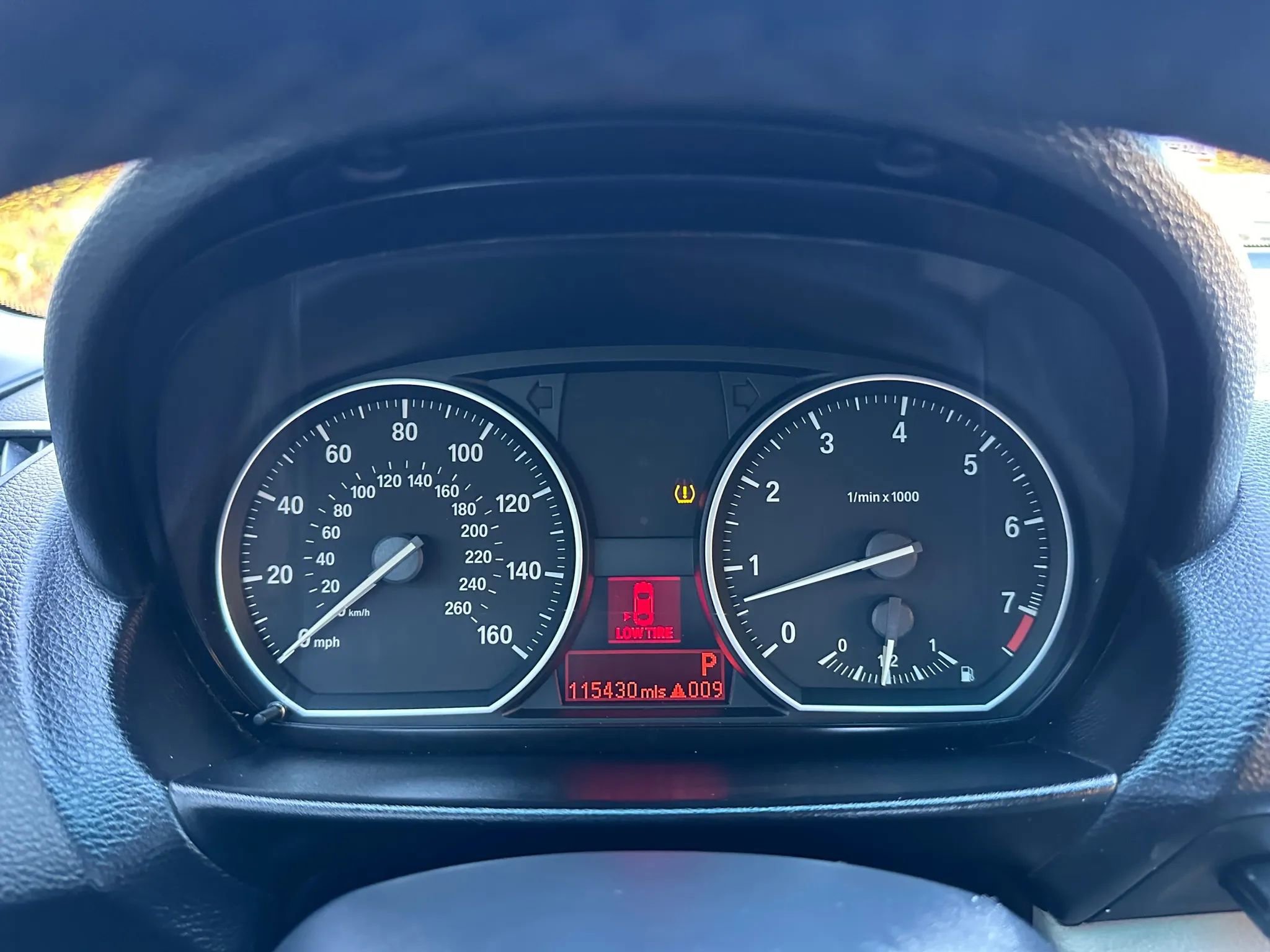 Used 2011 BMW 128i Convertible w/ Sport Pkg image 26