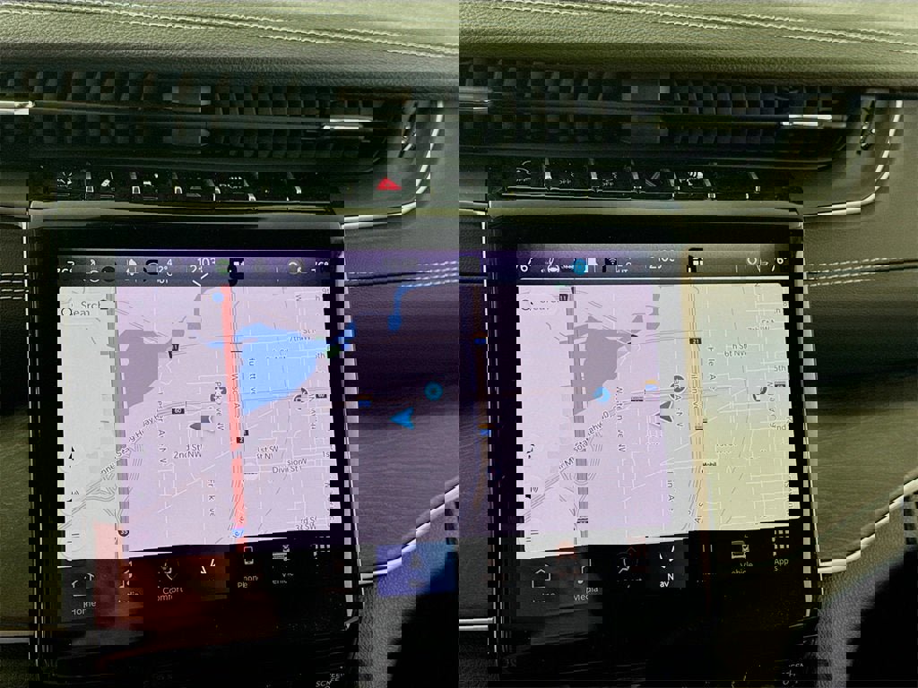 Used 2024 Jeep Grand Cherokee Limited image 7