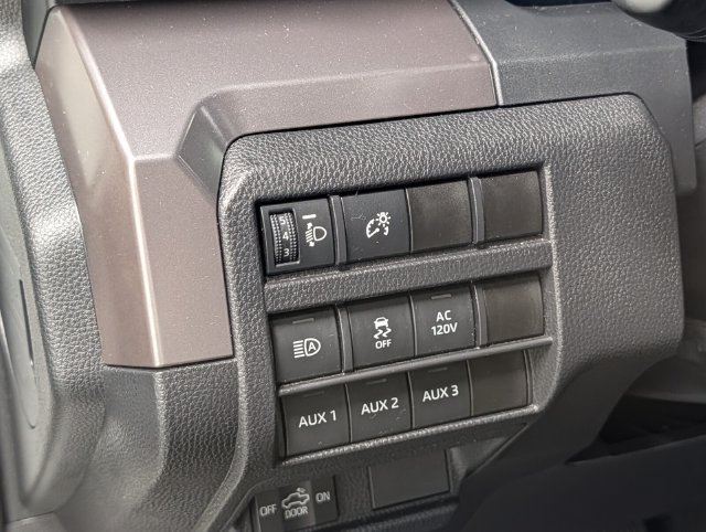 Used 2025 Toyota Tacoma TRD Off-Road AWD/4WD image 15