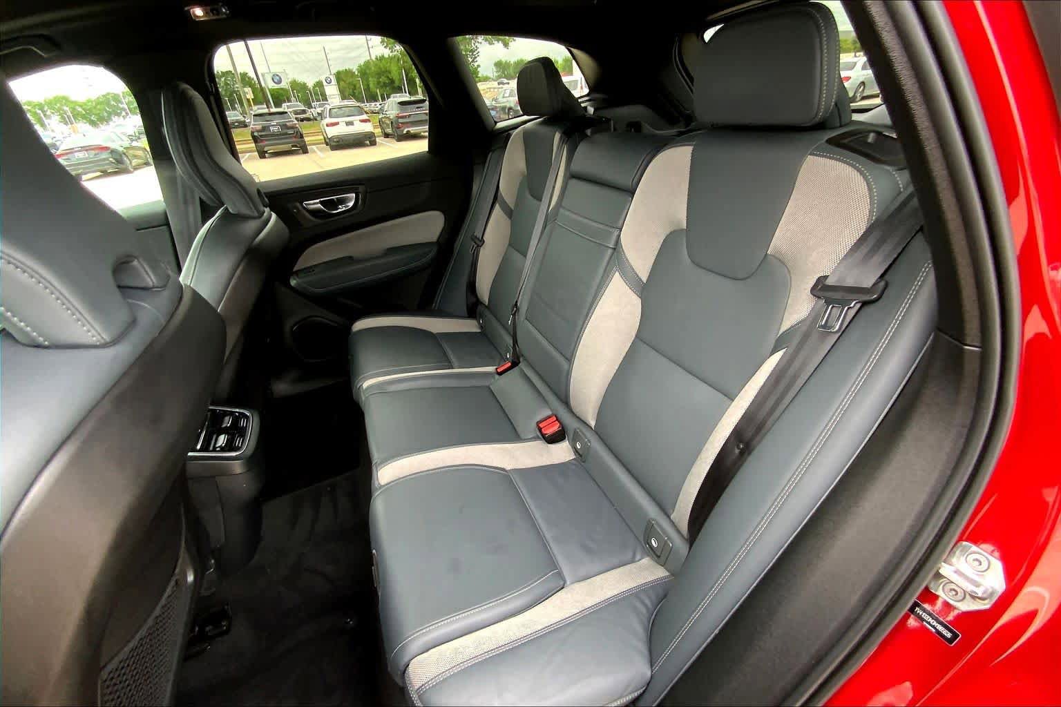 Used 2021 Volvo XC60 T5 R-Design w/ Advanced Package FWD image 21