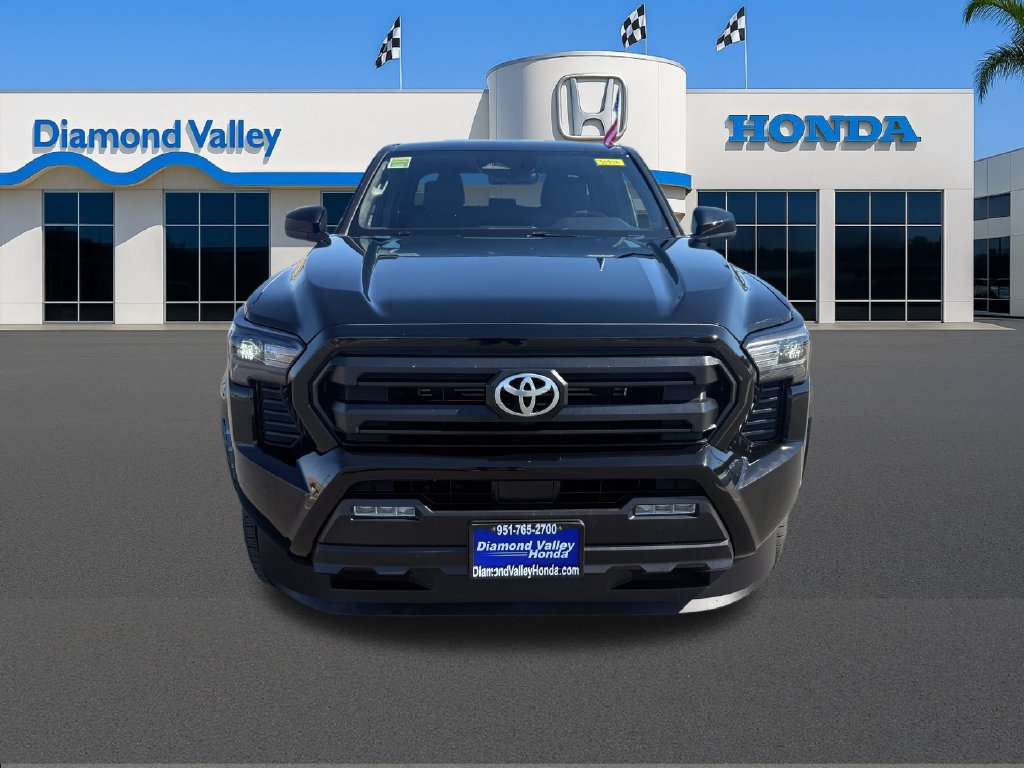 Used 2025 Toyota Tacoma SR5 AWD/4WD image 2