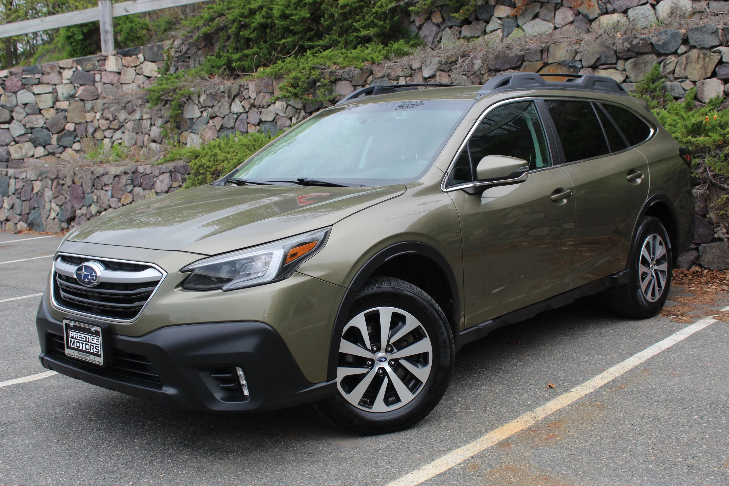 Used 2020 Subaru Outback Premium AWD/4WD image 2