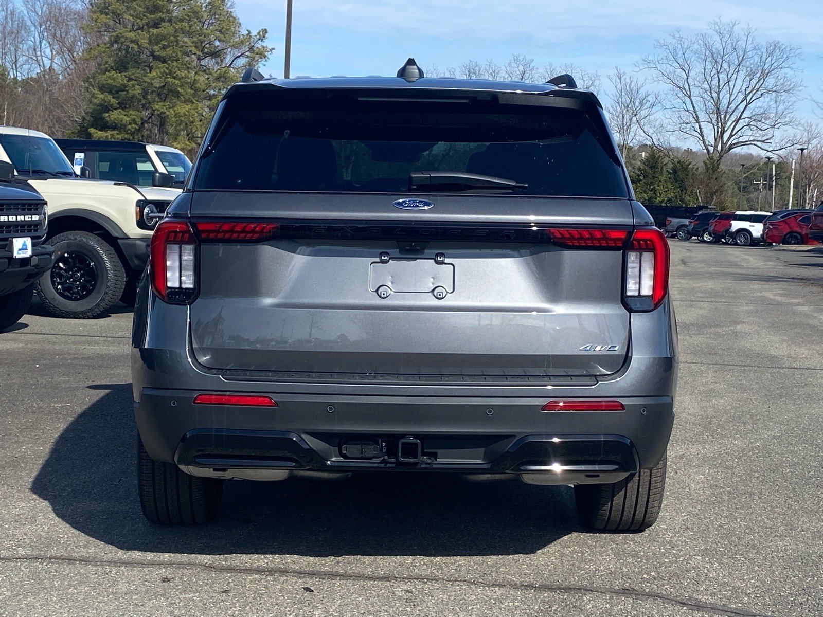 New 2026 Ford Explorer ST-Line w/ ST-Line Street Pack AWD/4WD image 5