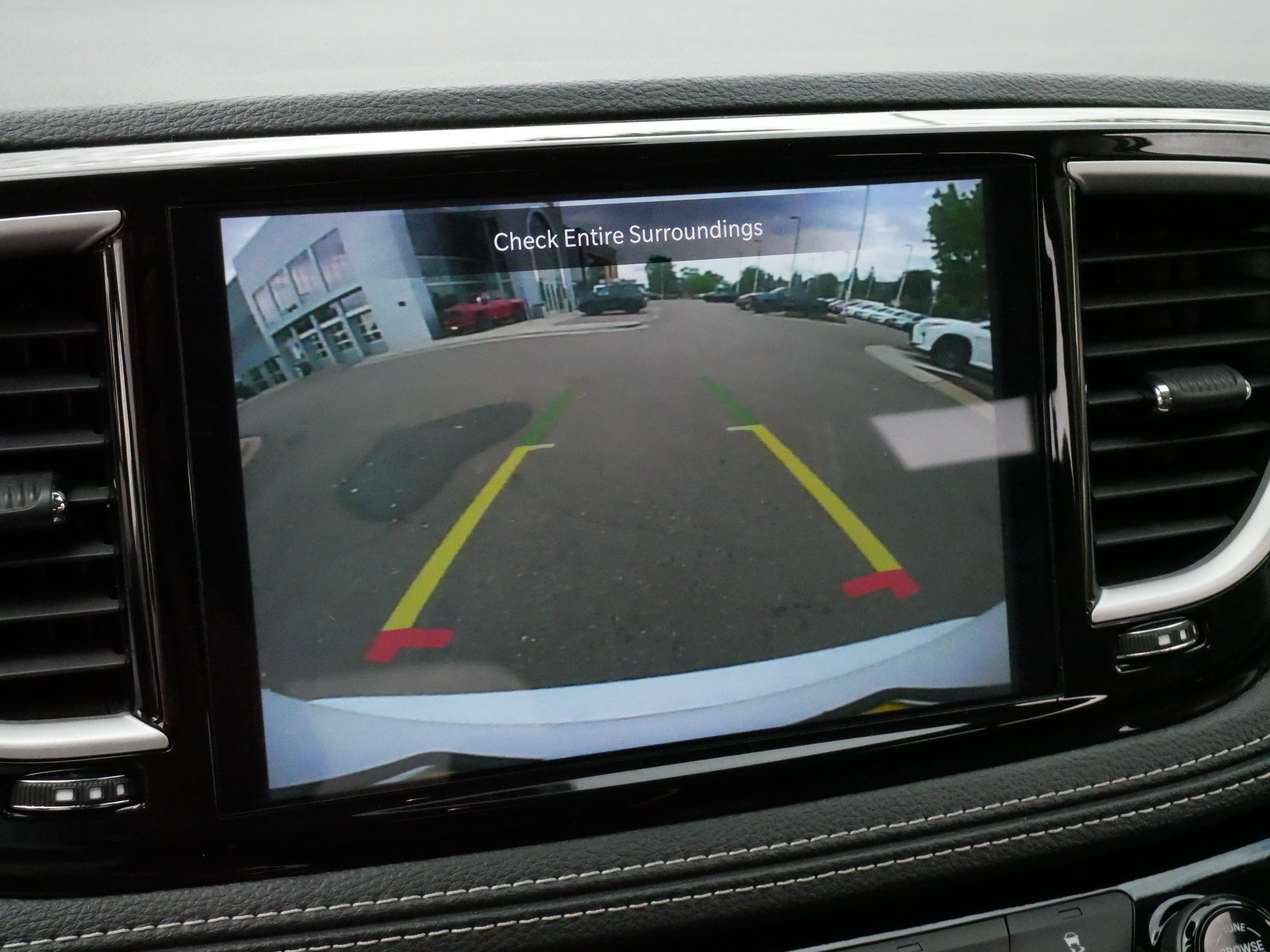 Used 2024 Chrysler Pacifica Limited FWD image 29
