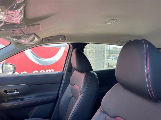 New 2025 Nissan Kicks SR w/ Illumination Package image 11