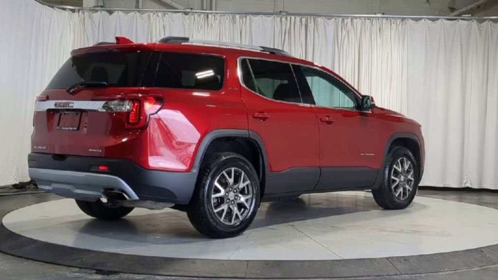 Used 2021 GMC Acadia SLE w/ Driver Convenience Package image 10