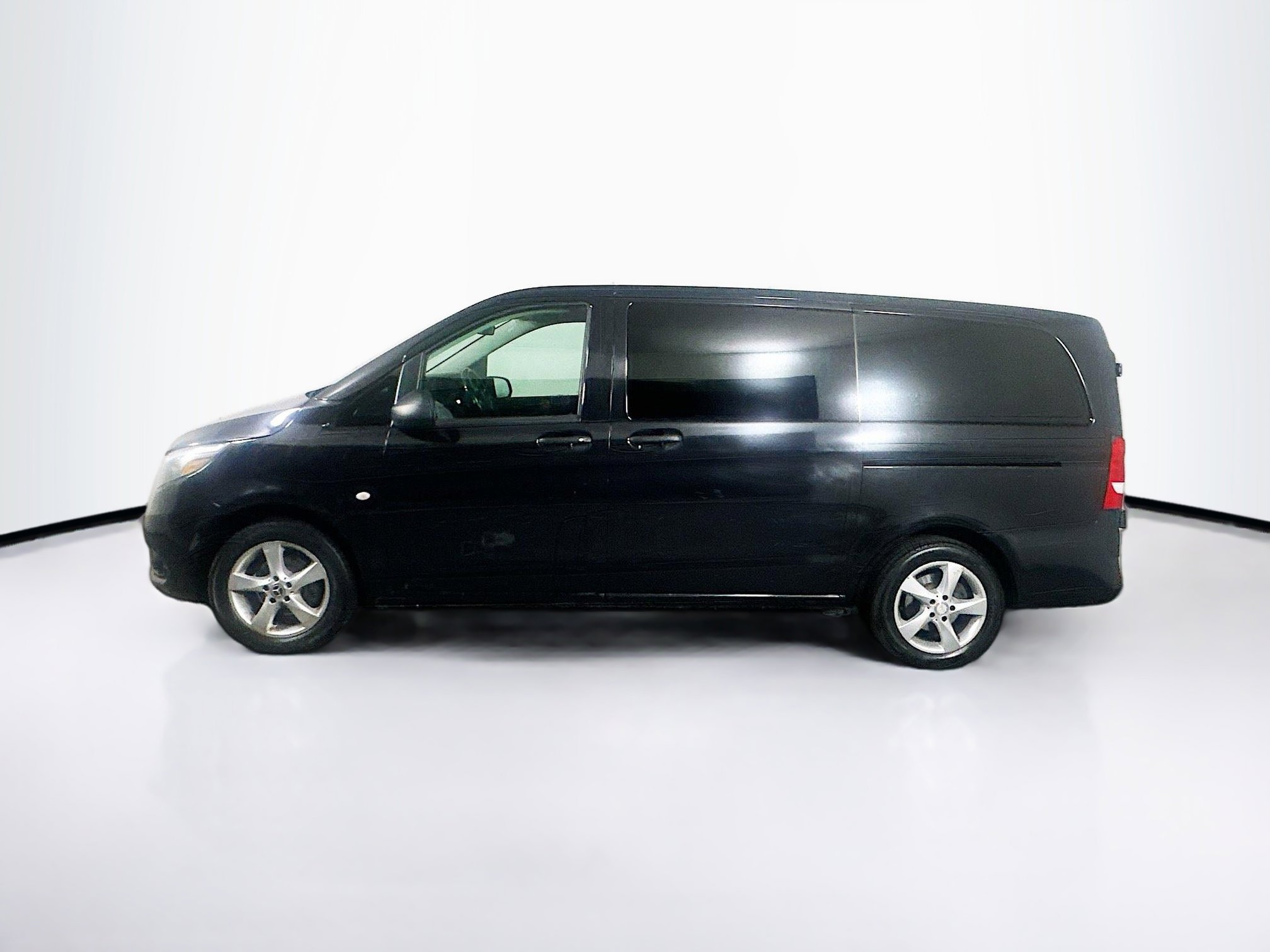 Used 2020 Mercedes-Benz Metris Passenger image 4