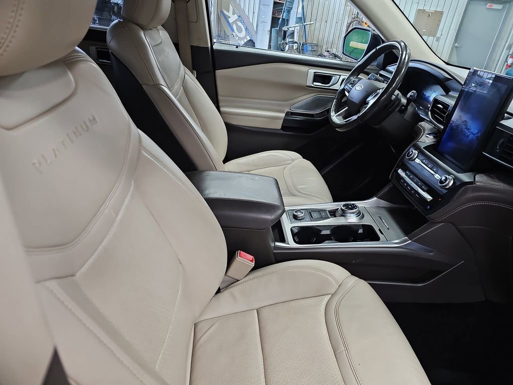 Used 2020 Ford Explorer Platinum w/ Premium Technology Package AWD/4WD image 10