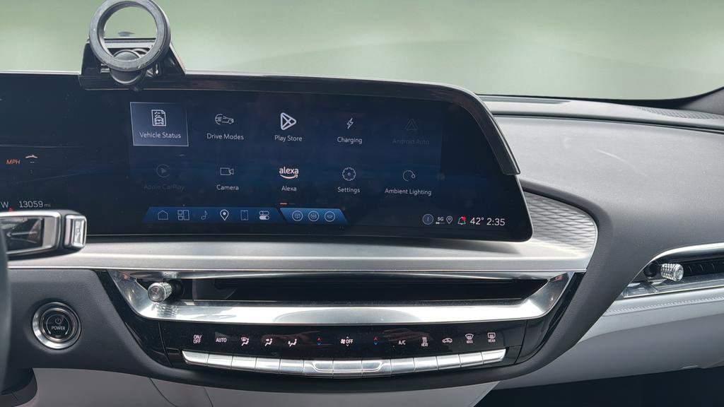 Certified 2025 Cadillac Lyriq Luxury AWD/4WD image 34