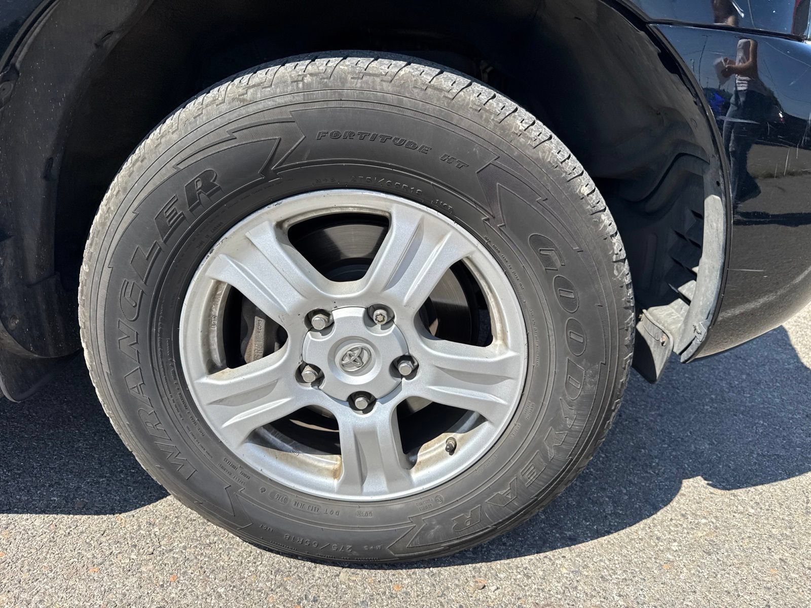 Used 2010 Toyota Sequoia SR5 AWD/4WD image 4