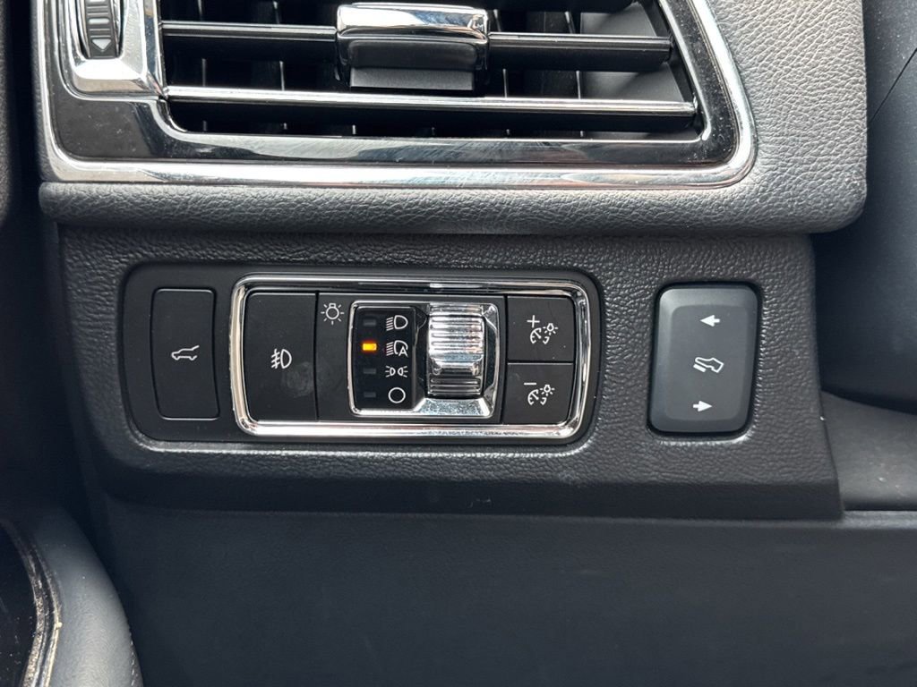 Used 2023 Lincoln Navigator Reserve AWD/4WD image 18