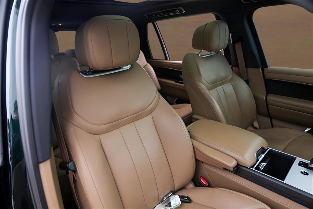 Used 2024 Land Rover Range Rover Long Wheelbase SE image 22