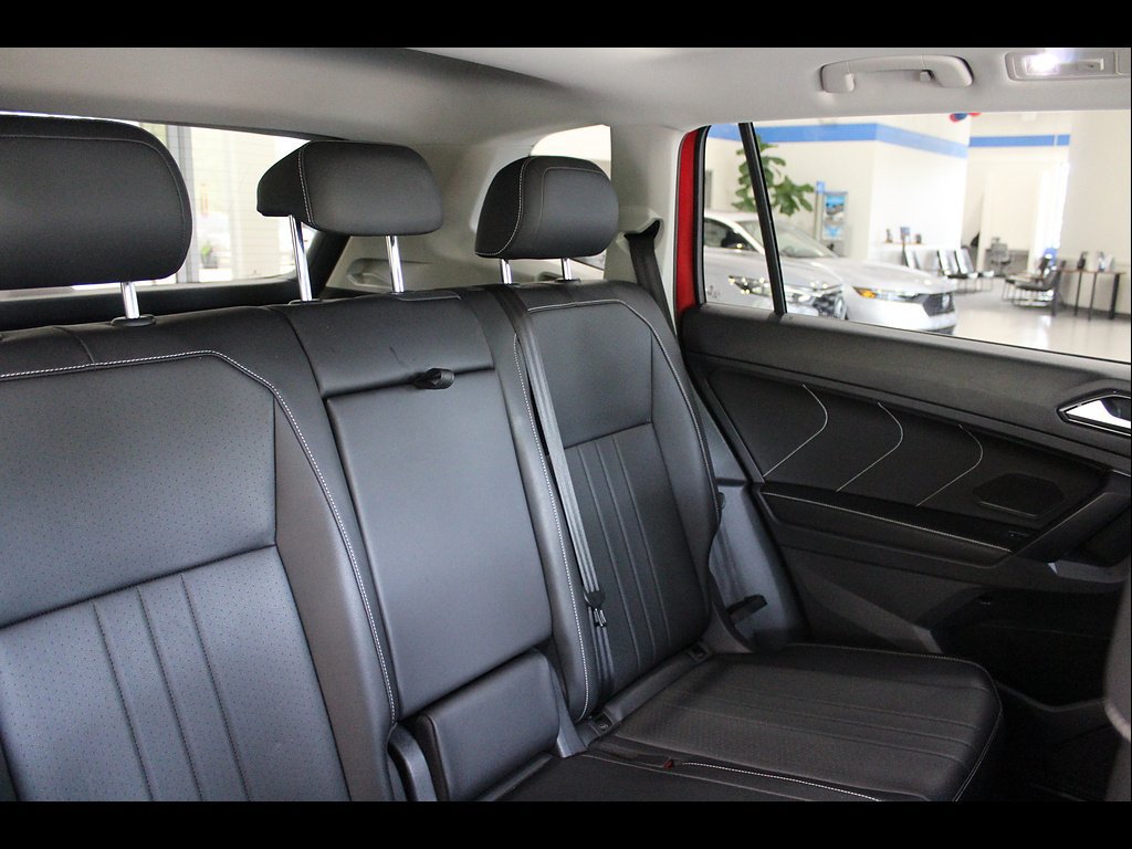 Used 2022 Volkswagen Tiguan SE AWD/4WD image 21