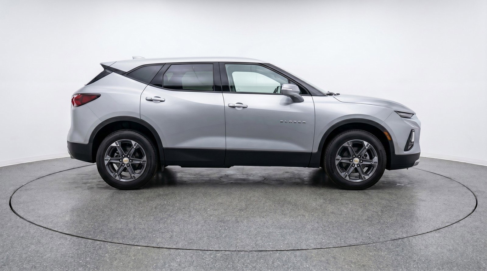 Used 2025 Chevrolet Blazer LT FWD image 11