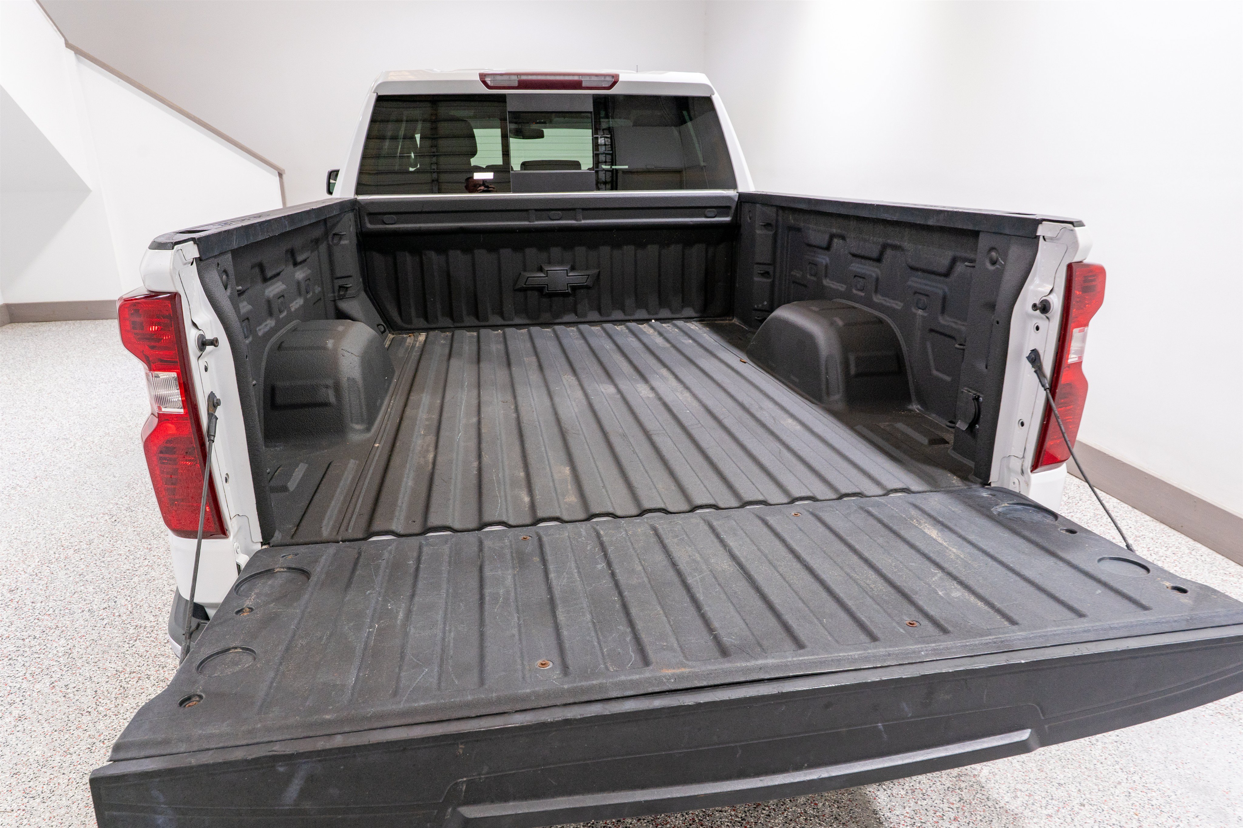 Used 2019 Chevrolet Silverado 1500 LT AWD/4WD image 11