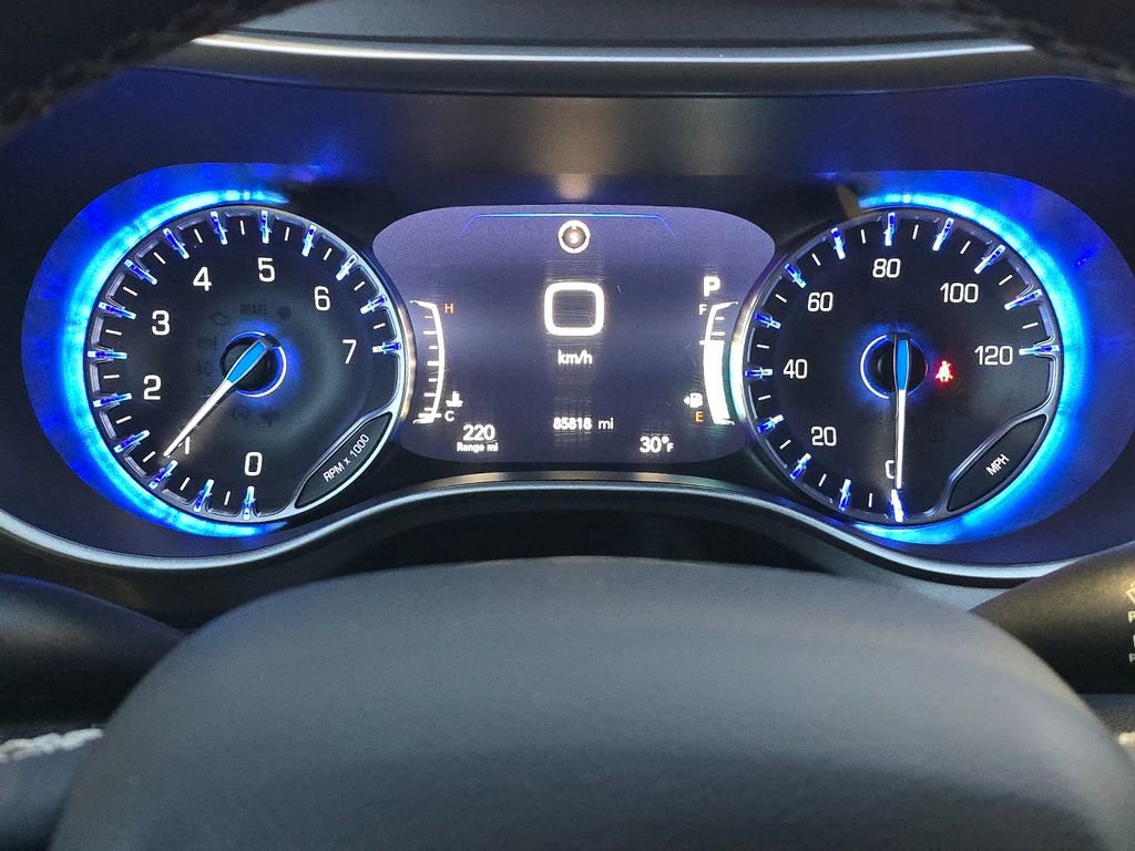 Used 2022 Chrysler Pacifica Touring-L image 27