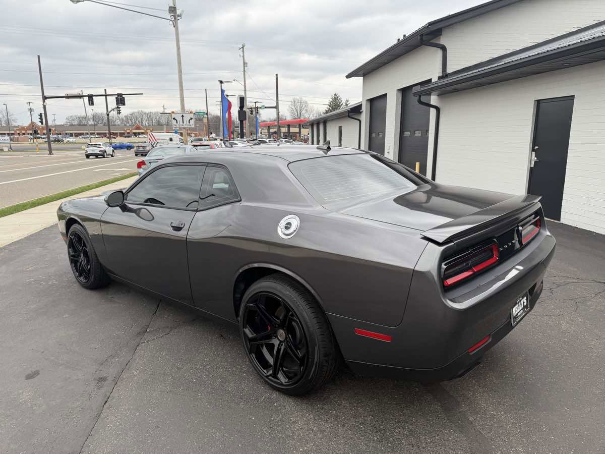 Used 2015 Dodge Challenger R/T w/ Quick Order Package 22B R/T image 3