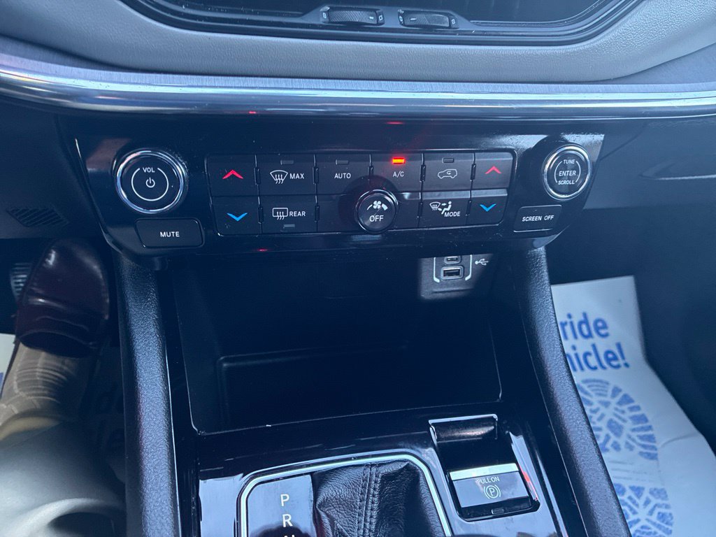 Certified 2023 Jeep Compass Limited AWD/4WD image 40