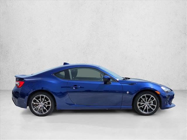 Used 2017 Toyota 86 RWD image 4