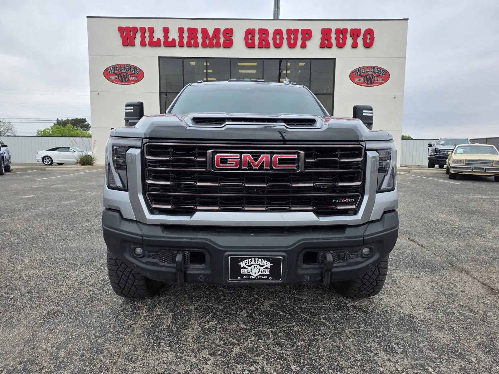 Used 2025 GMC Sierra 2500 AT4X w/ AT4X AEV Edition AWD/4WD image 2