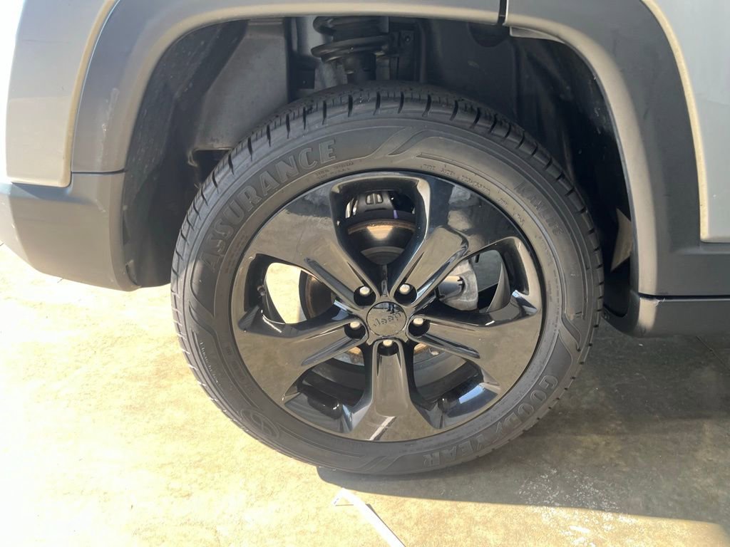 Used 2021 Jeep Compass Latitude image 32