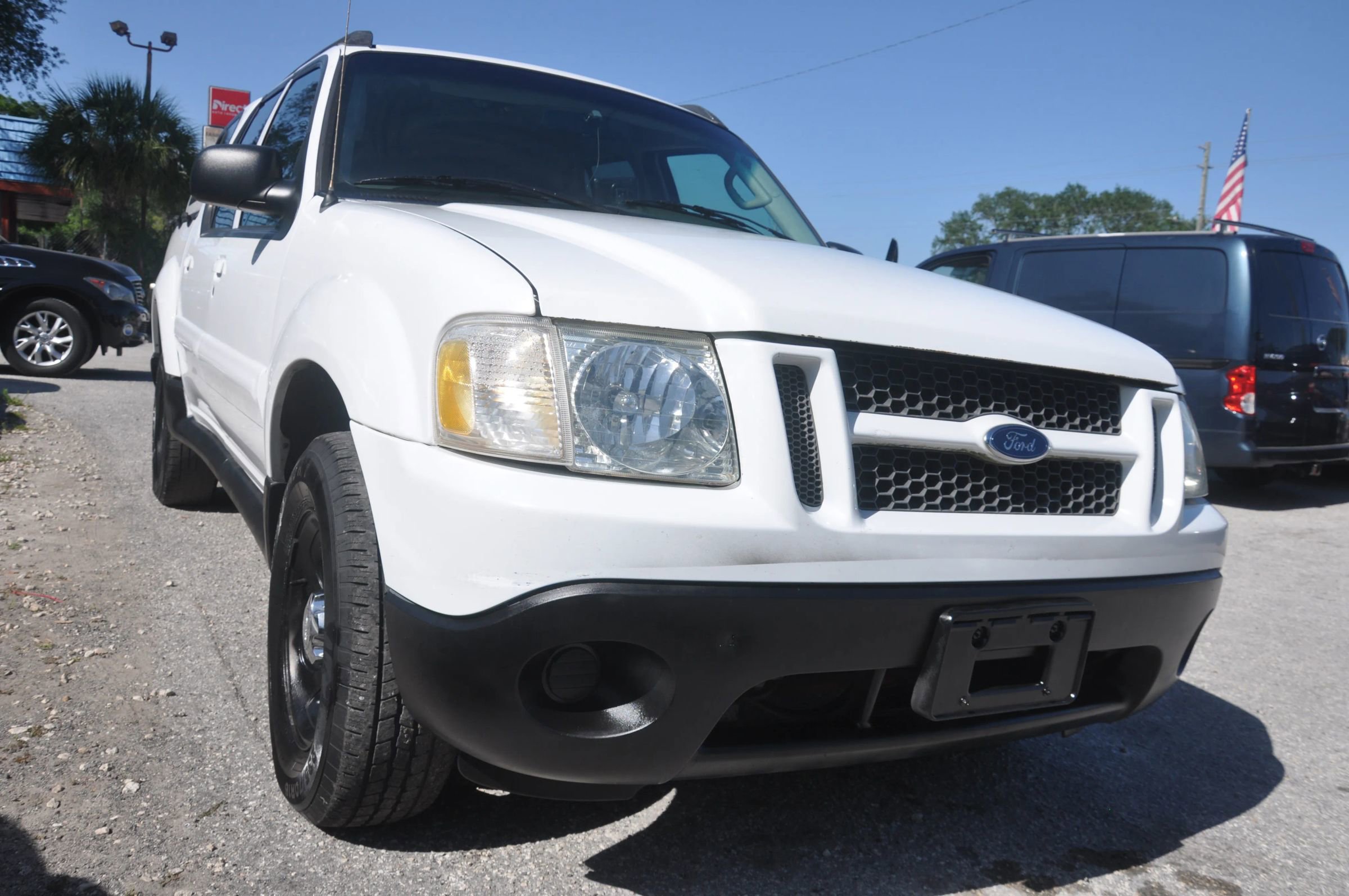 Used 2004 Ford Explorer Sport Trac XLT AWD/4WD image 31
