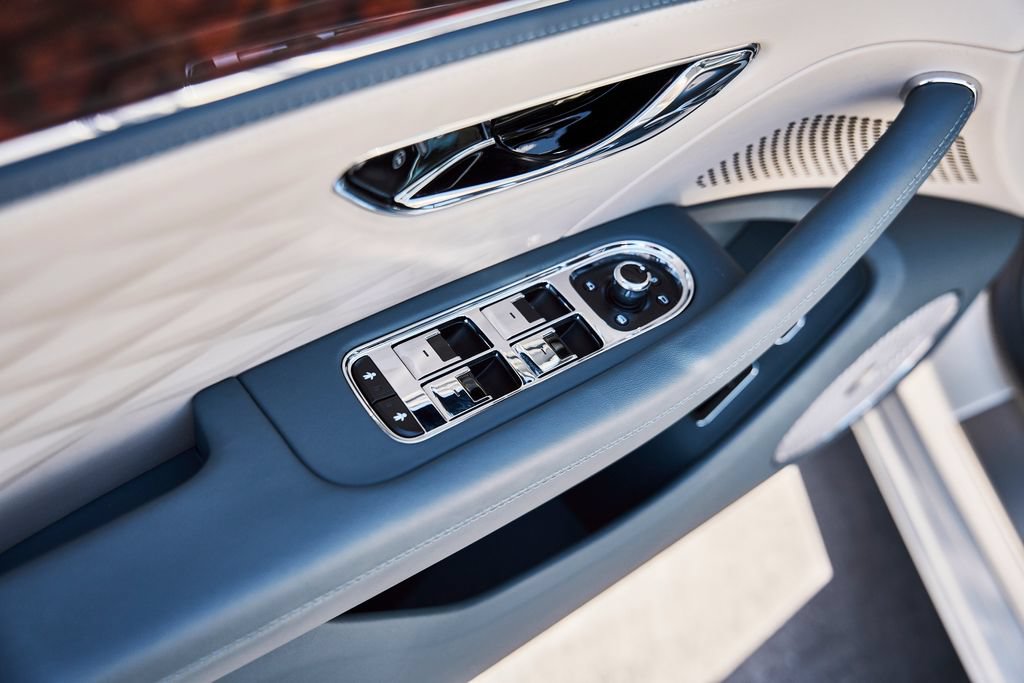 Used 2022 Bentley Flying Spur W12 AWD/4WD image 31
