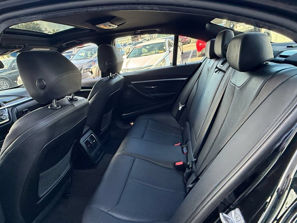 Used 2018 BMW 340i Sedan w/ Premium Package RWD image 11