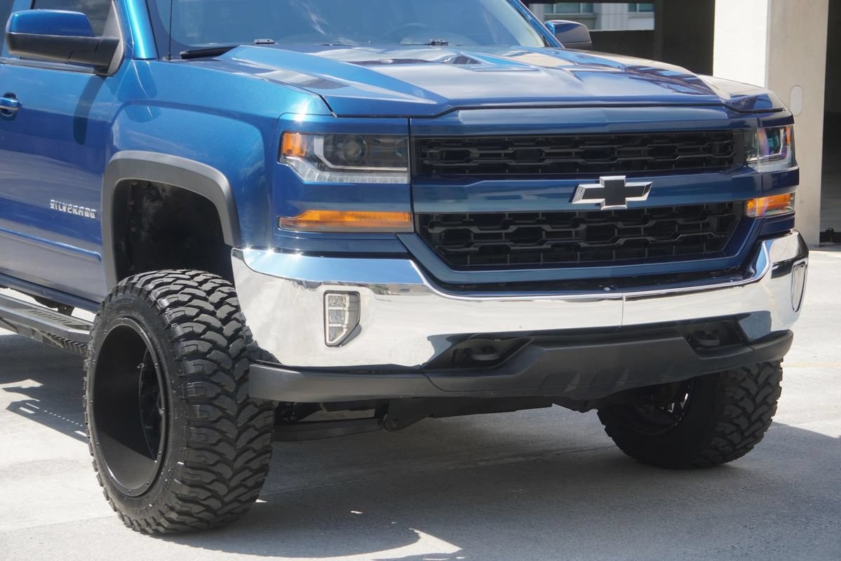 Used 2017 Chevrolet Silverado 1500 LT w/ All Star Edition AWD/4WD image 28