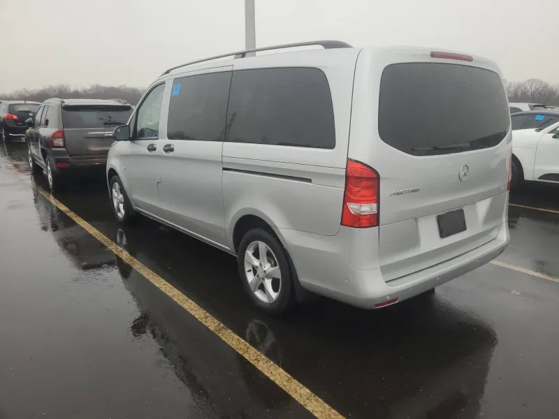 Used 2016 Mercedes-Benz Metris Passenger image 4