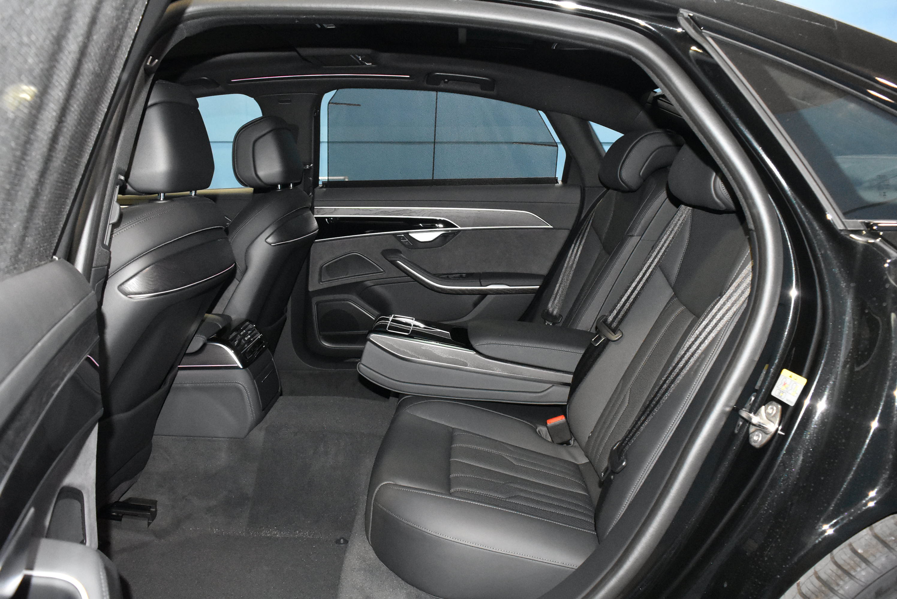 New 2026 Audi A8 L 3.0T AWD/4WD image 17