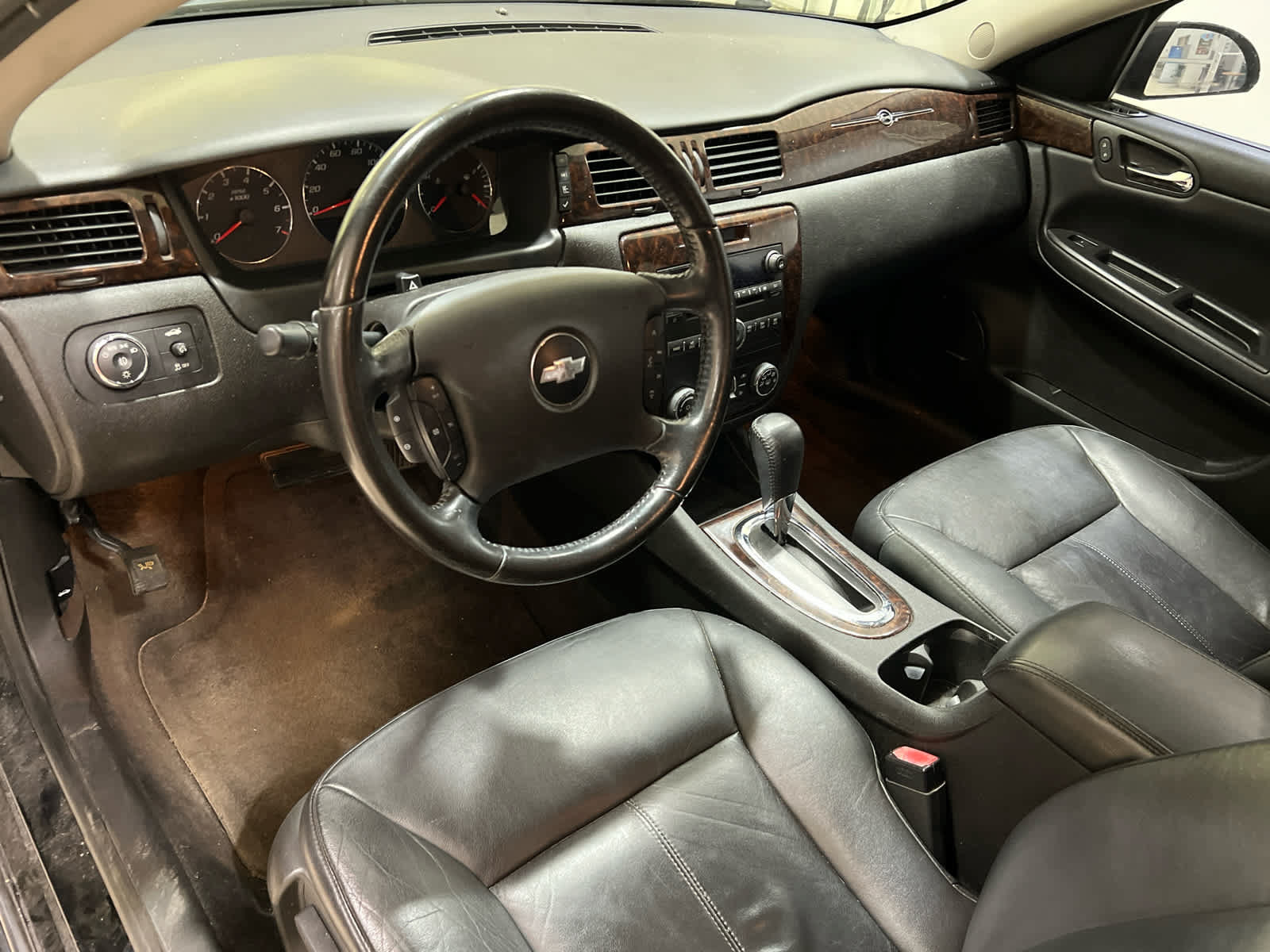 Used 2013 Chevrolet Impala LTZ FWD image 10