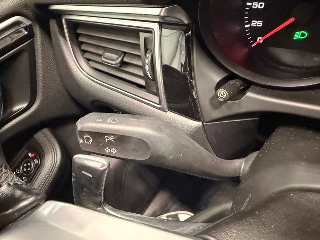 Used 2018 Porsche Macan Sport Edition AWD/4WD image 29