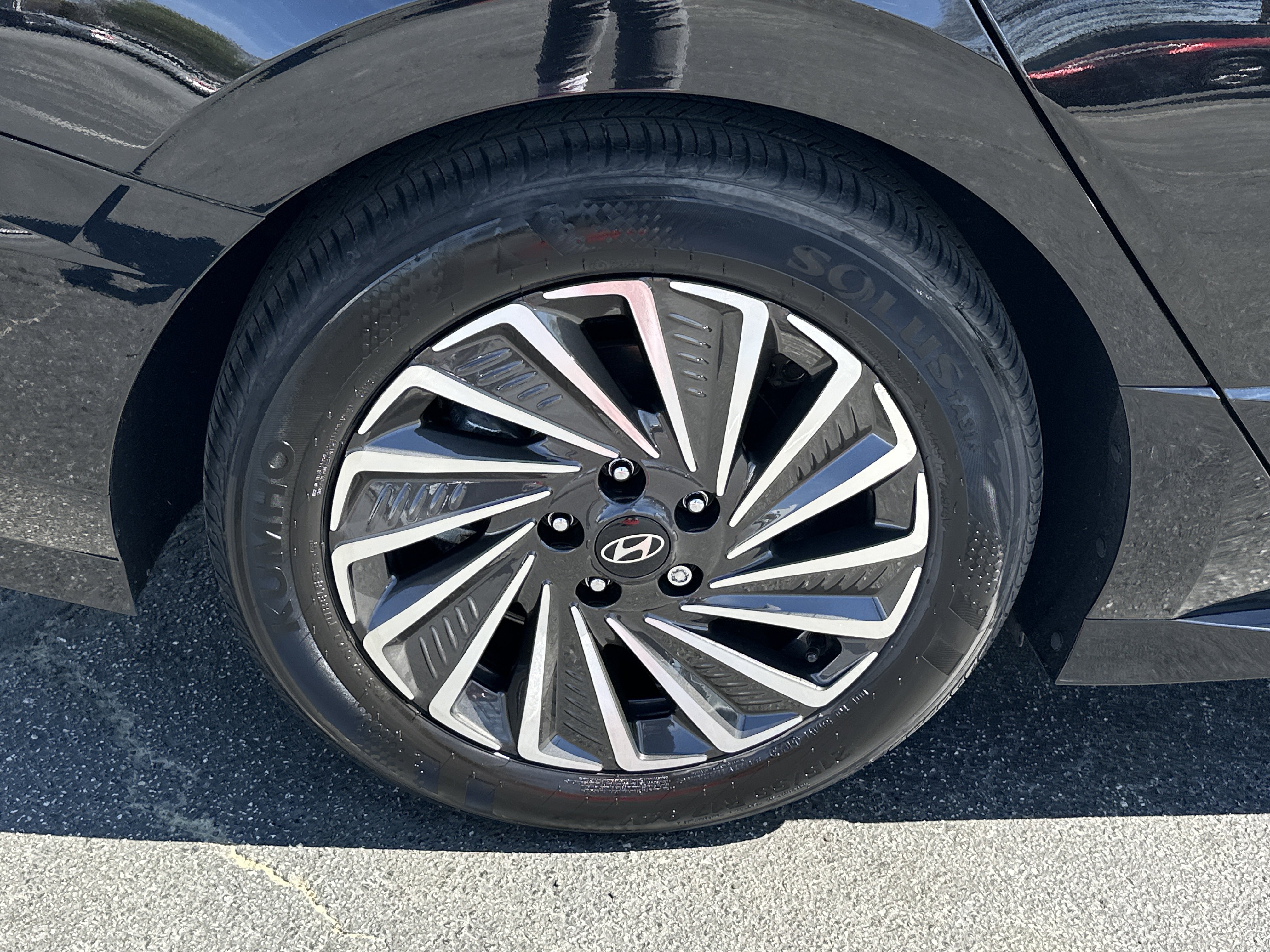 Used 2024 Hyundai Sonata Limited image 19