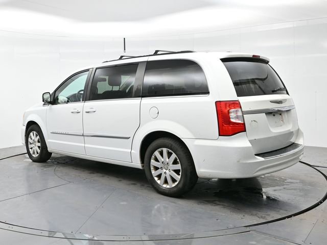 Used 2015 Chrysler Town & Country Touring image 5